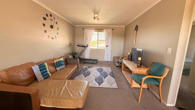 2 Bedroom Property for Sale in Goodwood Park Western Cape